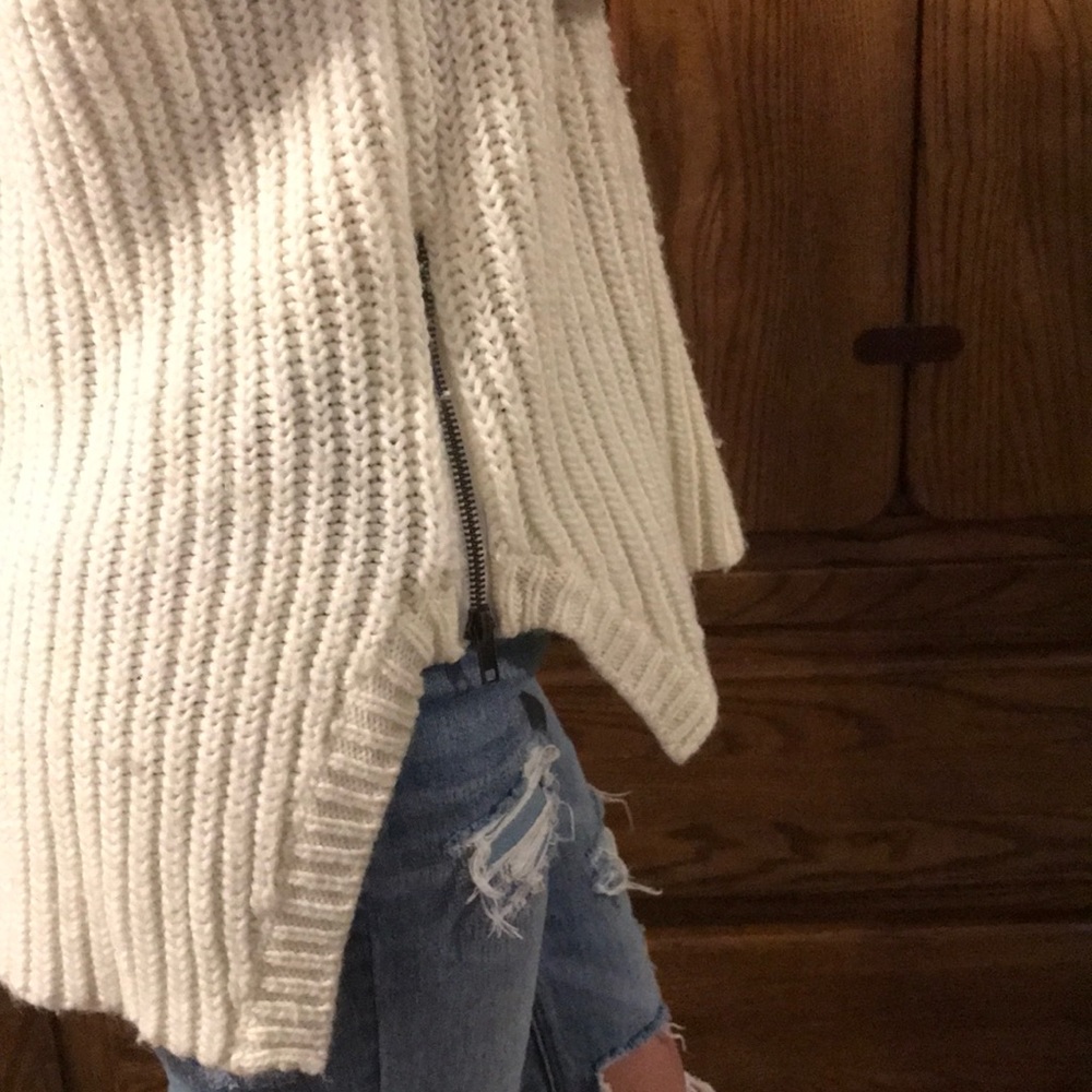 American Eagle sweater !